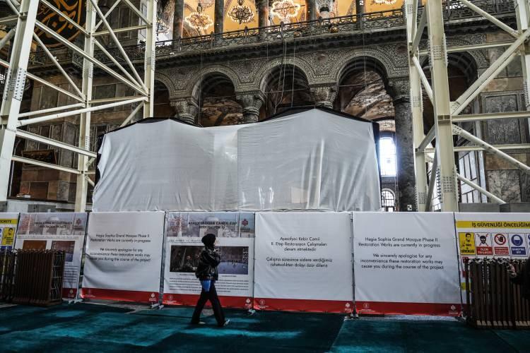 <p>Tarihinin en geniş ve kapsamlı restorasyon sürecine alınan kubbe, depreme karşı daha dayanıklı hale getirilecek ve yapının özgün hali titizlikle korunacak.</p>
