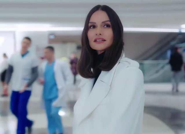 <p><strong>Ünlü ismin evliliğini noktalamasıyla sosyal medyada "Acaba oyunculuğa geri dönecek mi?" sorusu gündeme geldi.</strong></p>
