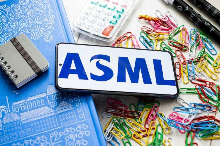 <p><span style="color:rgb(44, 80, 95)">-ASML &ndash; 475 milyar&nbsp;</span><span style="color:rgb(44, 80, 95)">dolar</span></p>
