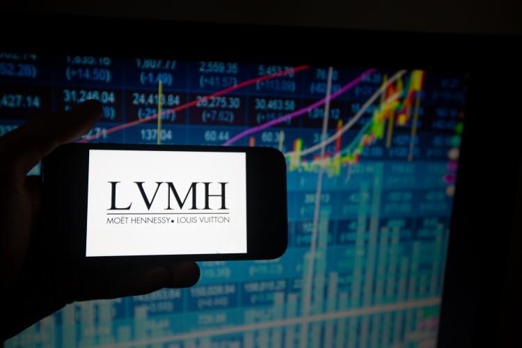 <p><span style="color:rgb(44, 80, 95)">-LVMH &ndash; 455 milyar&nbsp;</span><span style="color:rgb(44, 80, 95)">dolar</span></p>
