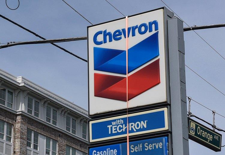 <p><span style="color:rgb(44, 80, 95)">-Chevron &ndash; 380 milyar&nbsp;</span><span style="color:rgb(44, 80, 95)">dolar</span></p>
