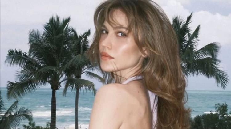 <p><span style="color:#800080"><em><strong>"Katıldığım talk show programında, stüdyo ortamındaki samimi sohbet sırasında espriyle söylediğim bir cümle çok yanlış anlaşıldı. Biz de 'bu cümle yanlış anlaşılabilir' diyerek konunun tamamının ana videodan çıkarılmasını rica ettik. Ancak sadece bu cümlenin bağlamı dışında Instagram’da kesit olarak paylaşılması bilgimiz dışında gerçekleşti ve bu şekilde paylaşılmasına üzüldüm.</strong></em></span></p>
