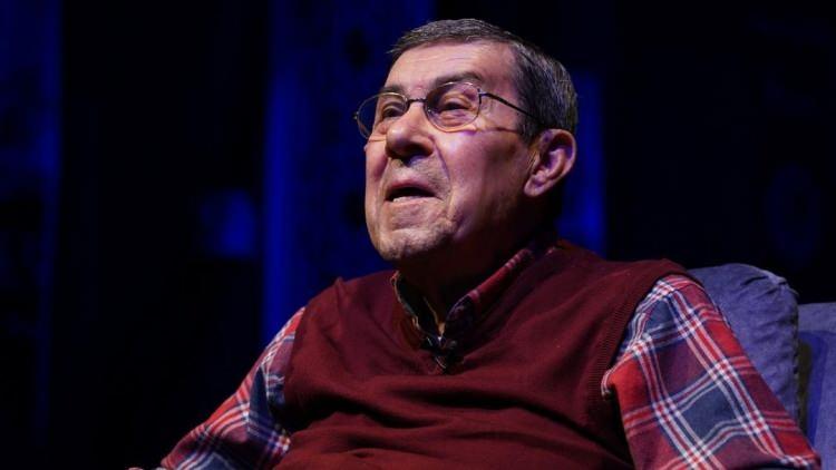 <p>Yakın geçmişte eşini kaybeden ve Fenerbahçe'deki evi yıkılan ünlü sanatçının Maltepe'de bir huzurevine yerleştiği öğrenildi.</p>
