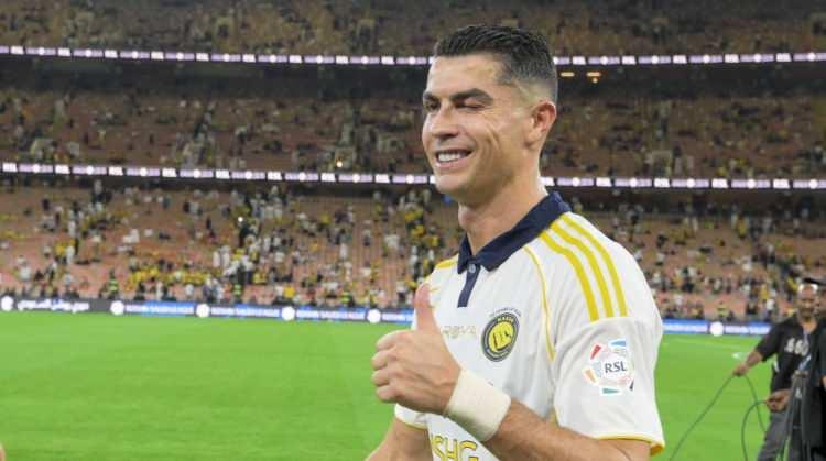 <p>Cristiano Ronaldo - 250 milyon Euro</p>
