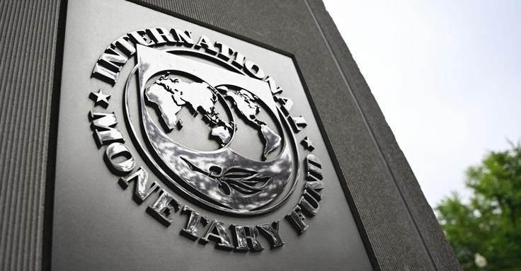 <p><span style="color:#B22222"><strong>IMF 2026 YILININ EN BÜYÜK EKONOMİSİ AÇIKLADI</strong></span></p>

<p> </p>

<p>IMF'nin Ekim 2025 projeksiyonları, 2026'da zorlu bir yol öngörüyor. Datamapper'ı kullanarak, 2026'nın en büyük ekonomilerinin tam bir resmini ortaya koydu. <strong>Liste, Gayri Safi Yurtiçi Hasıla (GSYİH) açısından hangi ülkelerin zirvede yer alacağını gösteriyor. Bu liste aynı zamanda Hindistan'ın küresel çerçevedeki konumunu da gösteriyor.</strong></p>
