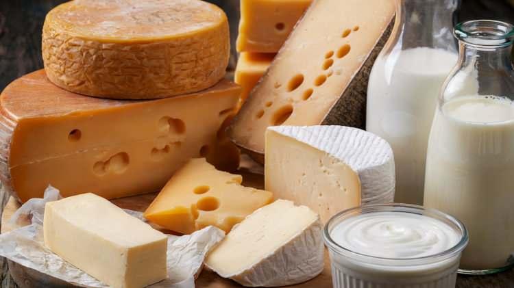 <p><strong>65 yaş üzeri 7914 kişinin mercek altına alındığı araştırmada katılımcıların yarısı haftada en az bir kez peynir tükettiğini bildirirken, diğer yarısı hiç peynir yemediğini söyledi.</strong></p>
