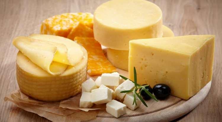 <p><strong>Bu veriler, 1000 kişiden yaklaşık 10-11 vakalık farkı ortaya koyarken bilim insanları peynirin az miktarda olsa dahi koruyucu olabileceğini açıkladı.</strong></p>
