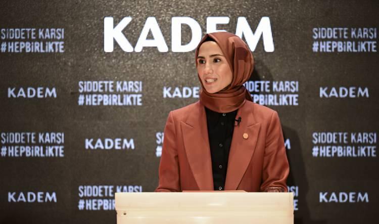 <p>Bayraktar, kadın hakları konusunda bilinç oluşturulması için 12 yıldır KADEM'de mücadele verdiklerini aktararak, her kadının yaşadığı acının üstünü örten sessizliği kaldırmaya, görünmeyeni görünür kılmaya, fark edilmeyen yaraları toplumun kalbine taşımaya çalıştıklarını dile getirdi.</p>

<p>Bunun kolay olmadığını ancak gerçek dönüşümün somut adımlarla başladığını ifade eden Bayraktar, yarayı deşmeyi değil, iyileştirmeyi seçtiklerini, acılara saplanıp kalan değil, geleceğe umut veren, onaran, yeni bir hikaye yazmak istediklerini vurguladı.</p>
