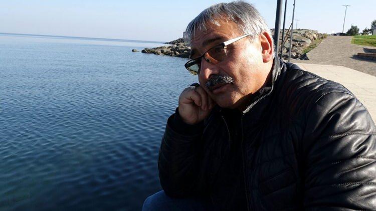 <p><strong>Hakkında hukuki işlem başlattığını öğrenen Salim Kalfa, büyük bir şaşkınlık yaşadı. Polis merkezine giderek ifade veren Kalfa, telif haklarına ilişkin bir bilgisi olmadığını ve Koyuncu'nun hayranı olduğu için böyle bir paylaşımda bulunduğunu söyledi.</strong></p>
