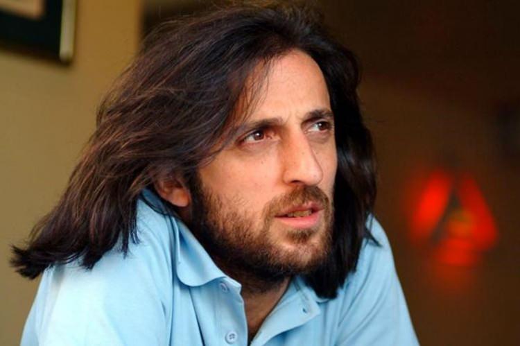 <p><span style="color:#FF0000"><strong>"TRABZON'DA 40 KİŞİDEN DAHA ŞİKAYET&Ccedil;İ OLUNMUŞ"</strong></span></p>

<p><strong>"Emniyette Trabzon&rsquo;da bu şekilde 40 kişiden şikayet&ccedil;i olunduğunu &ouml;ğrendik." diyen Kalfa, "T&uuml;rkiye genelinde olur sana 40 bin kişi. Trabzon&rsquo;da 40 kişiye dava a&ccedil;mak Kazım Koyuncu&rsquo;nun ailesine yakışmaz. Ben zaten TIR şof&ouml;r&uuml;y&uuml;m. Uzun yolda zaten devamlı paylaşım yapan biriyim. Ben para ama&ccedil;lı bir şey yapmadım. K&ouml;t&uuml; niyetli de yapmadım. Hakkında k&ouml;t&uuml; bir paylaşım yapmış olsam yine haklılardır. Adamı zaten seviyorum, Kazım Koyuncu&rsquo;yu canımdan bilirim." şeklinde konuştu.</strong></p>
