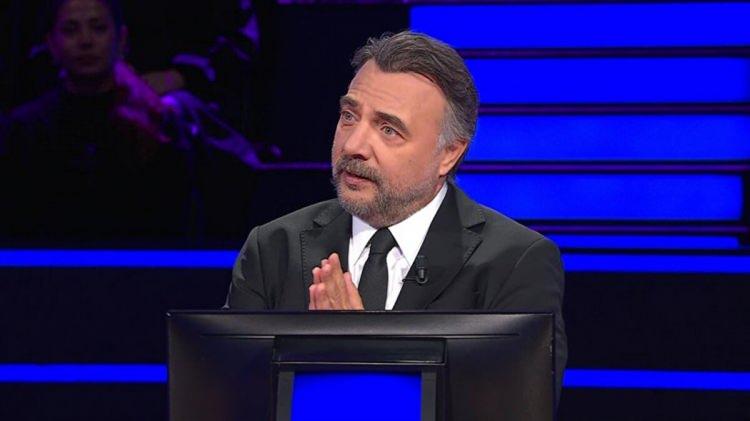 <p>Sunuculuğunu ünlü oyuncu <strong>Oktay Kaynarca'</strong>nın yaptığı yarışmada, <strong>Okumuş'</strong>a yöneltilen soru sosyal medyada kısa sürede büyük yankı uyandırdı. </p>
