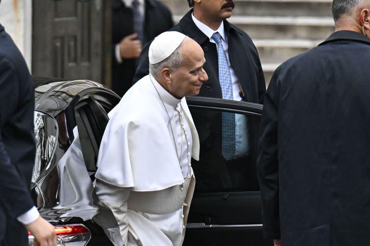 <p> Papa 14. Leo’ya, Kültür ve Turizm Bakanı Mehmet Nuri Ersoy ile cami görevlileri eşlik etti.</p>
