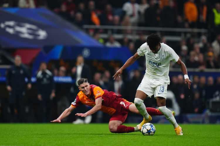 <p>İşte, o manşetlerden bazıları:</p>
