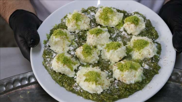 <p><span style="color:#B22222"><strong>Kilis</strong></span> &ndash; Cennet &Ccedil;amuru & Katmer</p>

<p>&nbsp;</p>
