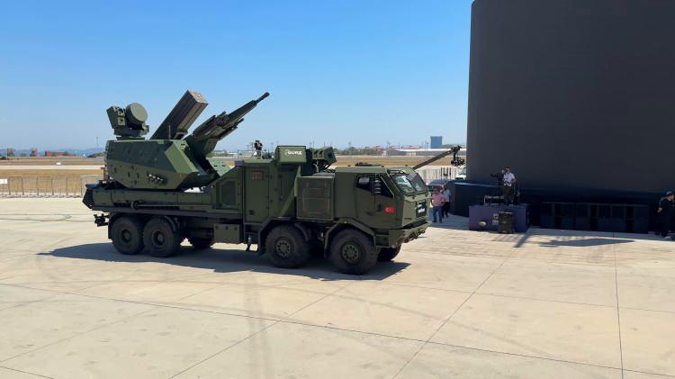 <p>ASELSAN’ın geliştirdiği GÜRZ, çok alçak ve alçak irtifa hava tehditlerine karşı etkili bir savunma sağlayan bir hava ve füze savunma sistemi olarak öne çıkıyor.</p>
