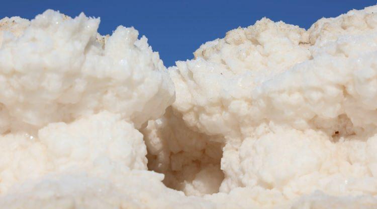 <p><span style="color:#B22222"><strong>20 BİN SU KUYUSU VAR</strong></span></p>
