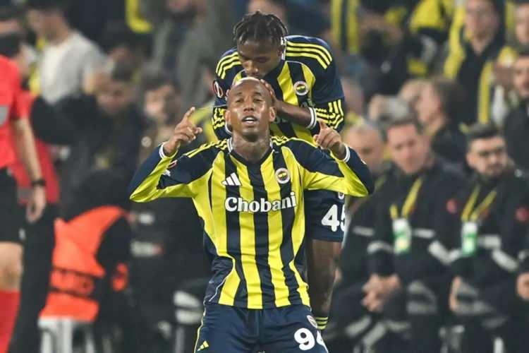 <p><strong>Nene çok koştu skor katkısı dedik. Son 3 maçtır yanlış hatırlamıyorsam 2 gol Kayseri, 2 asist Rize, Ferencvaros maçında da 1 asist, bir de direkten de döndü...</strong></p>
