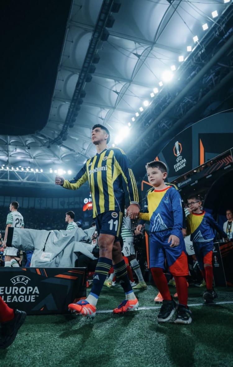 <p>* Edson Alvarez<br />
<br />
Kahveci, bu oyuncuların Ederson dışında derbide ilk 11'e yazılacağını düşündüğü ilk isimler olduğunu belirtti.</p>

