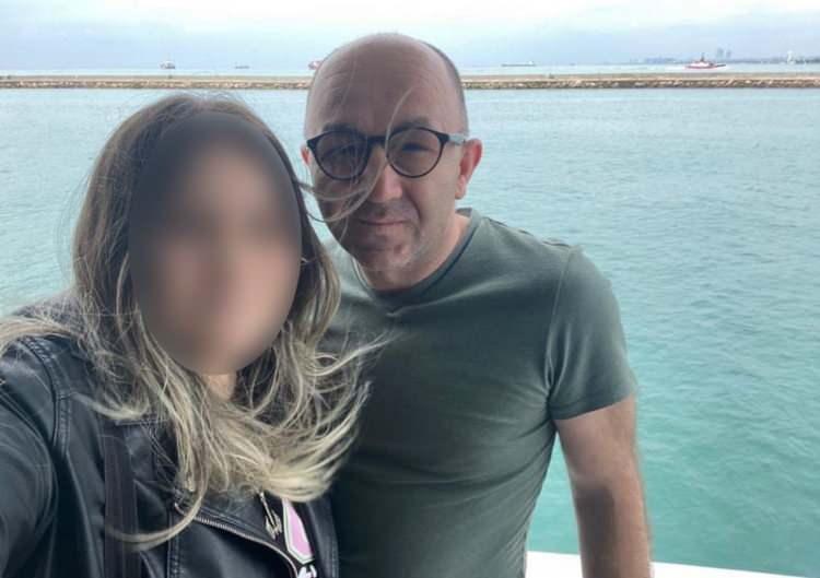 <p><span style="color:#A52A2A"><strong>"MESAJLARIMA CEVAP VERMEDİ"</strong></span></p>

<p>&nbsp;</p>

<p>Enis S. ifadesinde, Nuran Şimşek ile 2017 yılında evlendiklerini, 2018 yılında ise kendi kızıyla Şimşek&rsquo;in arasında tartışma &ccedil;ıkmasından dolayı ayrıldıklarını s&ouml;yledi.</p>

<p>&nbsp;</p>

<p>Boşandıktan sonra Nuran Şimşek ile zaman zaman g&ouml;r&uuml;şt&uuml;klerini belirten Enis S., olaydan 25 g&uuml;n &ouml;nce Şimşek&rsquo;in kendisini telefonla aradığını, halini hatırını sorduğunu ve tekrar g&ouml;r&uuml;şmeye başladıklarını ifade etti.</p>

<p>&nbsp;</p>

<p>Bu s&uuml;re i&ccedil;erisinde yakınlaştıklarını s&ouml;yleyen Enis S. olaydan 2-3 g&uuml;n &ouml;nce Şimşek&rsquo;e mesajlaşma uygulaması &uuml;zerinden mesaj attığını,<span style="color:#A52A2A"><em> <strong>Nuran Şimşek'in mesajları g&ouml;rmesine rağmen kendisine cevap vermediğini ve hayatında başka biri olduğunu d&uuml;ş&uuml;nd&uuml;ğ&uuml;n&uuml; s&ouml;yledi.</strong></em></span></p>

<p>&nbsp;</p>

<p>Bu nedenle kıskan&ccedil;lık krizine girdiğini belirten Enis S. mesajlarına cevap vermemeye devam etmesi &uuml;zerine olaydan 1 g&uuml;nce &ouml;nce Nuran Şimşek&rsquo;i telefonla aradığını, tartıştıklarını ve Şimşek&rsquo;in kendisine <strong>"Bana hesap mı soruyorsun?"</strong> diyerek &ccedil;ıkıştığını ifade etti.</p>
