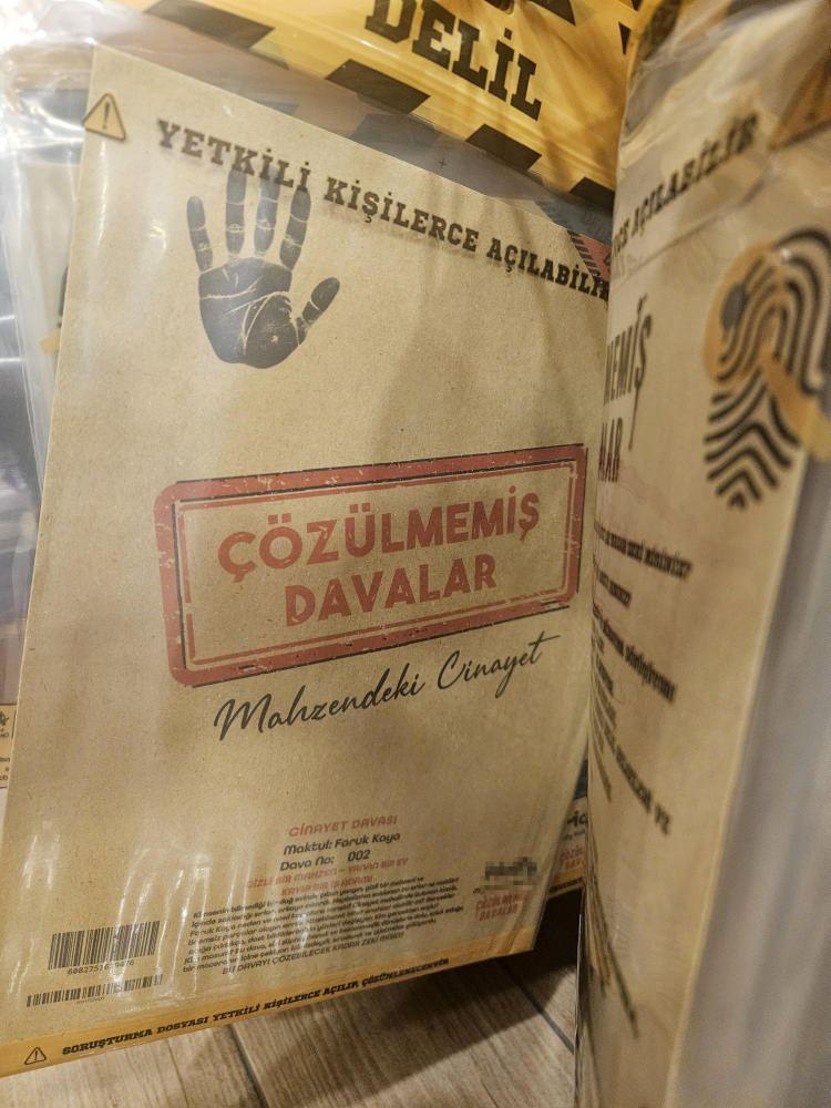 <p><span style="color:#B22222"><strong>'YETİŞKİNİN BİLE RUH SAĞLIĞINI BOZABİLECEK NİTELİKTE İÇERİKLER TAŞIYOR'</strong></span></p>

<p> </p>

<p>Bu oyunlarda cinayet ve şiddetin sıradanlaştırıldığını kaydeden Ertuğrul, "Yetişkinler için bile çok sakıncalı olabilecek bu oyunların çocuklar için piyasaya sürülüyor olması çok vahim bir durum. Çoğu zaman bunlar ceza dosyalarında gördüğümüz birtakım şeyler ama dediğim gibi yetişkinin bile ruh sağlığını bozabilecek nitelikte içerikler taşıyor. Çocuğun sağlık, ahlak ve güvenliği, üstün yararını esas alan bir yaklaşım olması lazım. Fakat bu oyunlarda çocukların ne gelişimleri ne de psikolojik durumlarının gözetildiğini düşünüyorum. Bu açıdan ciddi anlamda sakınca taşıdığına inanıyorum" diye konuştu.</p>
