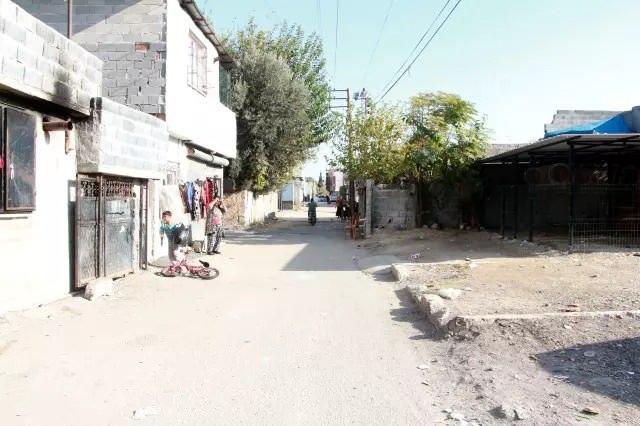 <p>Bu konuda farklı anket ve araştırmaların olduğunu söyleyen Vali Köşger, <strong>"Aslında bu durum, geçmişten bu yana söyleyegeldiğimiz kent imajıyla ilgili. Adana'yı, olumlu yönlerini öne çıkararak tanıtmamız lazım. Tanıtma eksikliğimiz olduğu anlaşılıyor. Bu noktada yeni bir hareketlenmeye gireceğiz inşallah"</strong> diye konuştu.</p>

<p> </p>
