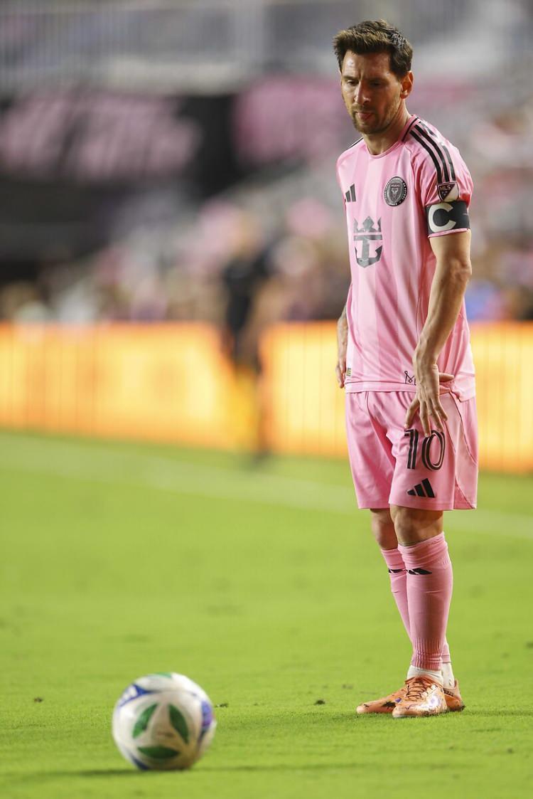 <p>4-Lionel Messi (53 ma&ccedil; - 46 gol)</p>
