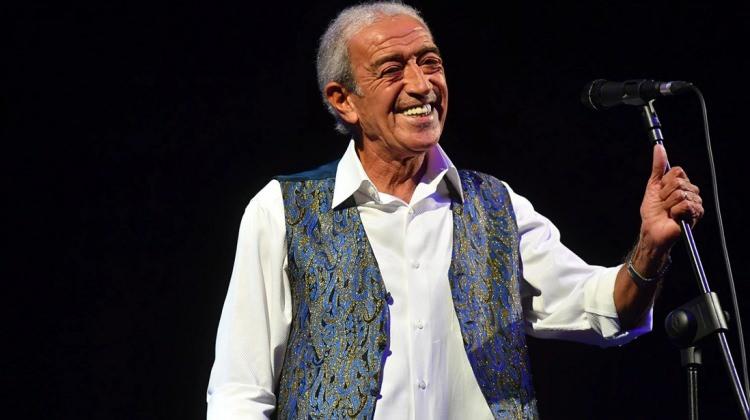 <p><strong>EDİP AKBAYRAM</strong></p>

<p>Usta sanat&ccedil;ı Edip Akbayram, 2 Mart 2025 tarihinde hayatını kaybetti.</p>

<p>&nbsp;</p>
