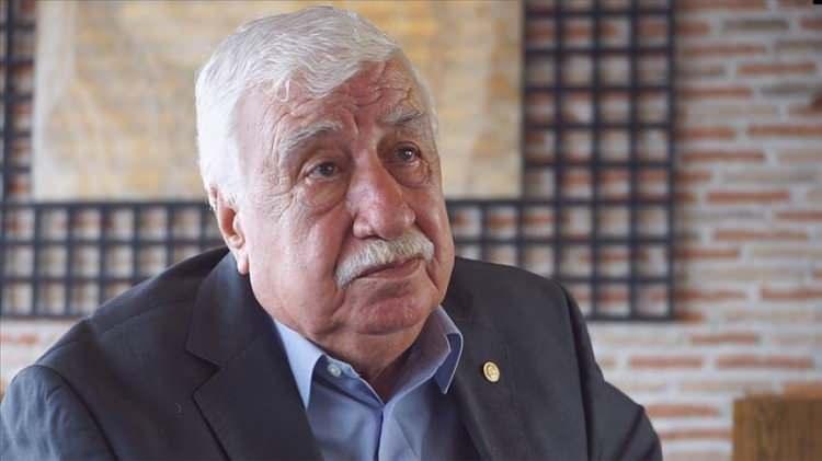 <p><strong>AHMET GÜLHAN</strong></p>

<p>"Mesela Muzaffer" ve "Şüpheli Şemsettin"in de aralarında bulunduğu unutulmaz karakterlere hayat veren oyuncu Ahmet Gülhan, tedavi gördüğü hastanede 85 yaşında 3 Kasım'da hayatını kaybetti.</p>

<p> </p>
