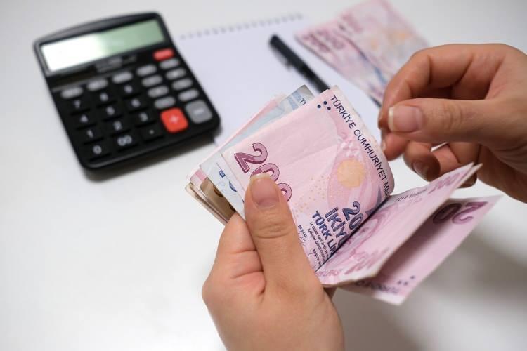 <p>Mevcut Maaş: <strong>18.500 TL</strong> → Zamlı Maaş: <strong>20.771,80 TL</strong></p>

<p><br />
Mevcut Maaş: <strong>19.000 TL</strong> → Zamlı Maaş: <strong>21.333,20 TL</strong></p>

<p><br />
Mevcut Maaş: <strong>19.500 TL</strong> → Zamlı Maaş: <strong>21.894,60 TL</strong></p>

<p><br />
Mevcut Maaş: <strong>20.000 TL</strong> → Zamlı Maaş: <strong>22.456,00 TL</strong></p>

<p><br />
Mevcut Maaş: <strong>21.000 TL</strong> → Zamlı Maaş: <strong>23.578,80 TL</strong></p>
