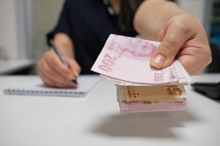 <p>Mevcut Maaş: <strong>22.000 TL</strong> → Zamlı Maaş: <strong>24.701,60 TL</strong></p>

<p><br />
Mevcut Maaş: <strong>23.000 TL</strong> → Zamlı Maaş: <strong>25.824,40 TL</strong></p>

<p><br />
Mevcut Maaş: <strong>24.000 TL</strong> → Zamlı Maaş: <strong>26.947,20 TL</strong></p>

<p><br />
Mevcut Maaş: <strong>25.000 TL</strong> → Zamlı Maaş: <strong>28.070,00 TL</strong></p>

<p><br />
Mevcut Maaş: <strong>26.000 TL</strong> → Zamlı Maaş: <strong>29.192,80 TL</strong></p>
