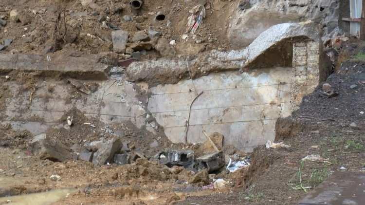 <p>Yapılan incelemede binanın risk oluşturmadığı tespit edilince tahliye edilmedi. </p>
