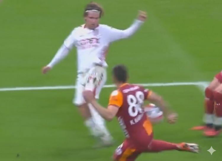 <p>Erman Toroğlu: Ayıp ayıp! Ayıp ve günah! O kadar futbolcunun ekmeğiyle oynamayın lan! Yapacaksanız yapın yapamayacaksınız yapmayın gidin abi! Arkadaş kör müsünüz ya! Hem hakem körz hem VAR kör! Yüzde yüz penaltı. VAR'ın görmemesi ve çağırmaması ahlak yoksunluğu. Hakem de görüyor. Hakemin de sağı solu oynanmış. Hakem kararıyla Galatasaray galip gelmiş.</p>
