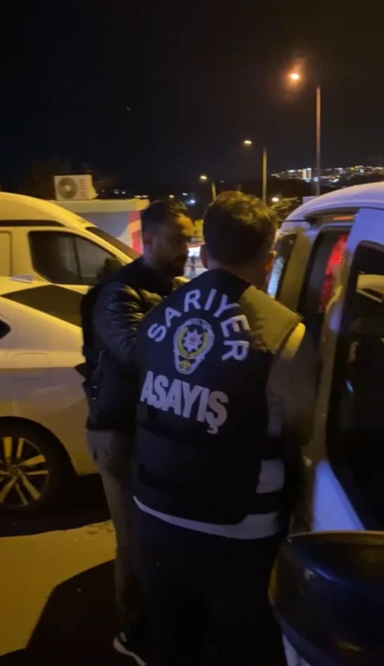 <p><span style="color:#A52A2A"><strong>KUMAR BORCUNU ÖDEMEK İÇİN ALDIĞINI SÖYLEDİ </strong></span></p>

<p> </p>

<p>Burada ifadesi alınan şüpheli, eşinin ziynet eşyalarını<span style="color:#A52A2A"><strong> <em>kumar borcu nedeniyle aldığını söyledi.</em></strong></span></p>
