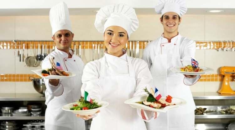 <p><span style="color:#0000FF"><strong>Listenin son sırasında Kıbrıs mutfağı yer alırken ilk 10 ise şöyle;</strong></span></p>
