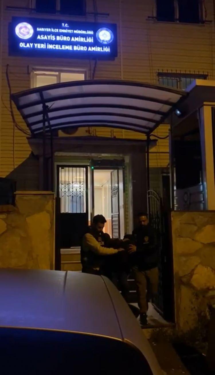 <p>Gözaltına alınan Mert Ö., emniyete götürüldü.</p>
