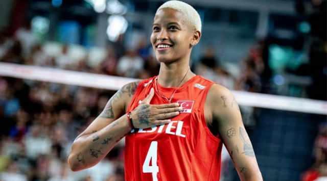 Melissa Vargas, memleketi Malatya'da ehliyetini aldı