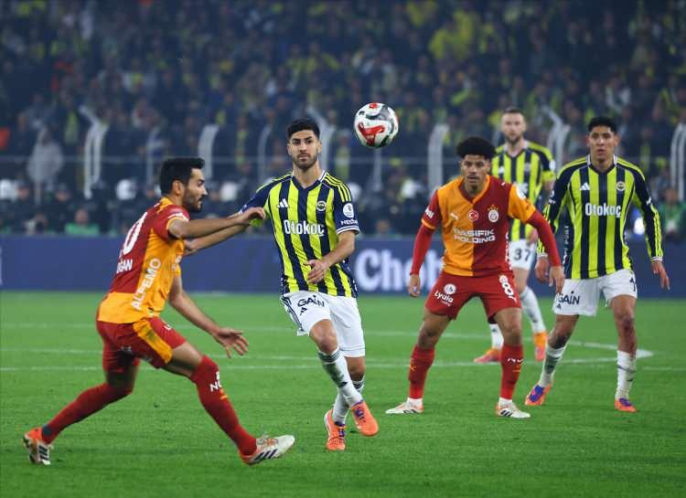 <p>Gelecek hafta Galatasaray sahasında Samsunspor'u konuk edecek. Fenerbahçe de deplasmanda Başakşehir'le karşılaşacak.</p>
