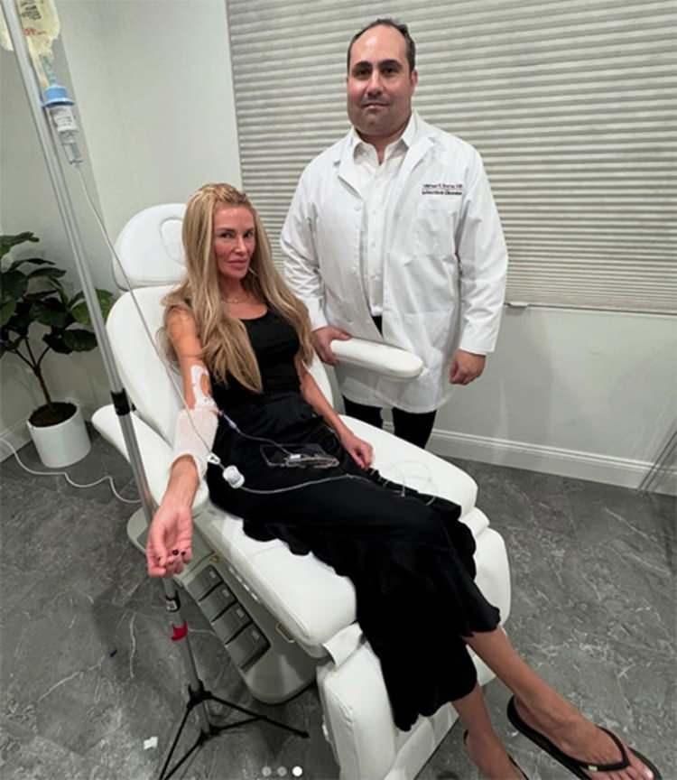 <p><span style="color:#FF0000"><strong>TEŞHİS KONULDUĞUNU DUYURDU</strong></span></p>

<p><strong>Son olarak TMZ adlı internet sitesine konuşan Glanville; sonunda yaşadığı sorununa teşhis konulduğunu duyurdu.</strong></p>
