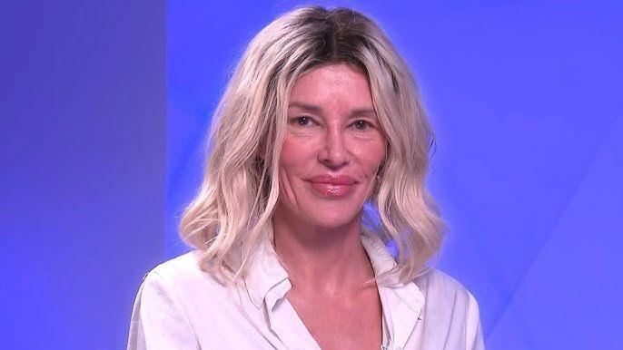 <p><strong>Teşhis konulmasına kadar geçen sürede yüzünün neden bu hale geldiğini bulabilmek ve düzelttirebilmek için 130 bin dolar harcadığını söyleyen ünlü isim, "Yakında açıklayacağım" ifadelerini kullandı.</strong></p>
