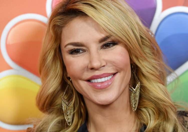 <p><strong>Yüzünün şekilsiz bir hale geldiğini ve giderek cildinde bozulmalar yaşadığını aktaran Glanville, sorununun nedenini bir türlü bulamadığından şikayet etmişti.</strong></p>
