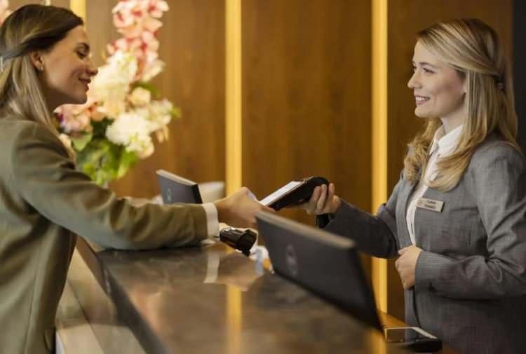 <p><span style="color:rgb(44, 80, 95)">Danışma ve şikâyet birimi çalışanları</span></p>
