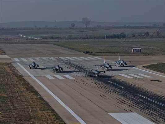 <p>Baykar'ın tamamen öz kaynaklarıyla milli ve özgün olarak geliştirdiği Bayraktar KIZILELMA ile Sinop atış alanında gerçekleştirilen testin insansız bir savaş uçağının jet motorlu hedefi hava-hava füzesiyle vurduğu ilk başarılı test olarak tarihe geçmesi, dünya basınında birçok ajans ve haber sitesi tarafından bildirildi.</p>

<p> </p>
