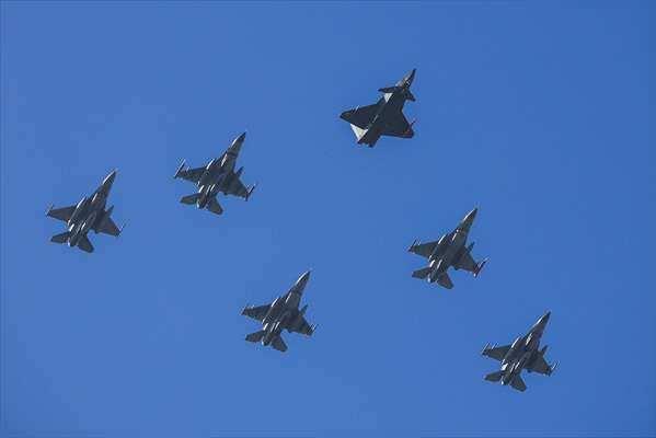 <p>Haberde, Bayraktar KIZILELMA'nın hedef F-16'ya kilitlenip milli hava-hava füzesi GÖKDOĞAN ile gerçekleştirdiği simüle atış testinde tam isabet sağlaması <strong>"önemli bir dönüm noktası"</strong> şeklinde nitelendirildi.</p>
