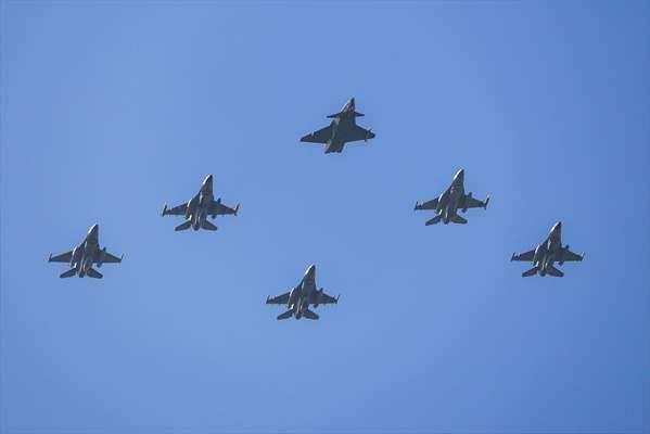 <p>Ayrıca haberde, Baykar'ın 37 ülkeyle ihracat anlaşması bulunduğu, bunun<strong> "şirketin uluslararası alanda genişleyen ayak izini"</strong> yansıttığı kaydedildi.</p>

<p> </p>
