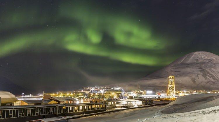 <p><strong><span style="color:#B22222">4)  SVALBARD </span>  |  Norveç</strong></p>
