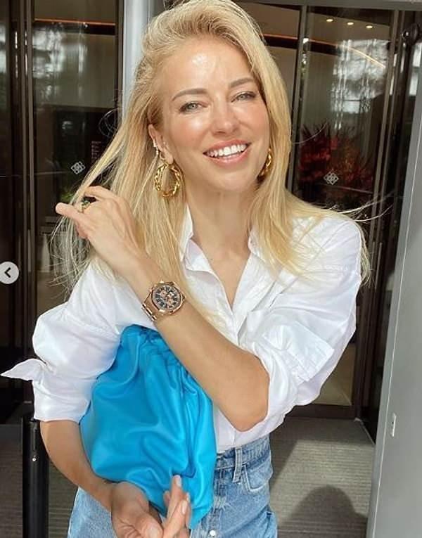 <p>Esmersoy,<strong><em> <span style="color:#800080">"Her emeklinin yaptığı şeyi yapıyorum. Yaklaşık bir 6 senedir emekliyim. Evet EYT'liyim. Bizim bir arkadaş grubumuz var. Hepimiz EYT'liyiz. Erken emekli olduğum için de çok mutluyum."</span></em></strong> sözleriyle <strong>EYT'li</strong> olduğunu iddia etti.</p>
