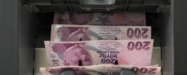 <p>Yılın ikinci yarısında ilişkin üç verinin gelmesiyle emeklilere şimdiden yüzde 11,20'lik zam imkanı doğdu.</p>

<p> </p>
