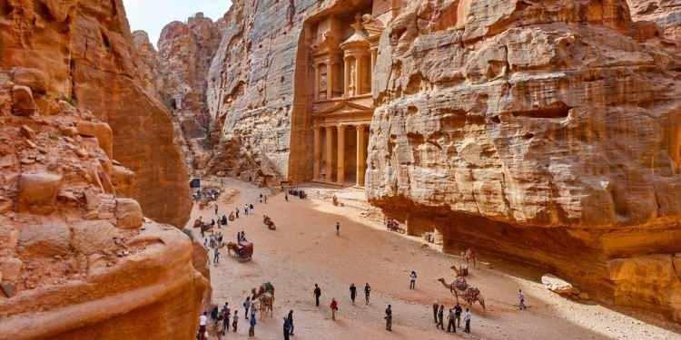 <p><strong><span style="color:#B22222">20)  ÜRDÜN </span> |  214</strong></p>
