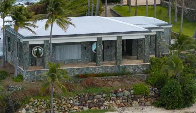 <p>ABD Başkanı Donald Trump, bu olayın ardından Epstein hakkındaki tüm dosyaların kamuoyuna açıklanmasını öngören tasarıyı imzaladığını açıklamıştı.</p>
