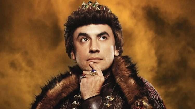 <p><strong>Prens dizisi</strong> ile birlikte büyük bir çıkış yakalayan ünlü oyuncu <strong>Giray Altınok</strong>, kıvrak zekası ve başarılı oyunculuğuyla birlikte son yılların <strong>en çok beğenilen oyuncularından</strong> bir tanesi haline geldi.</p>
